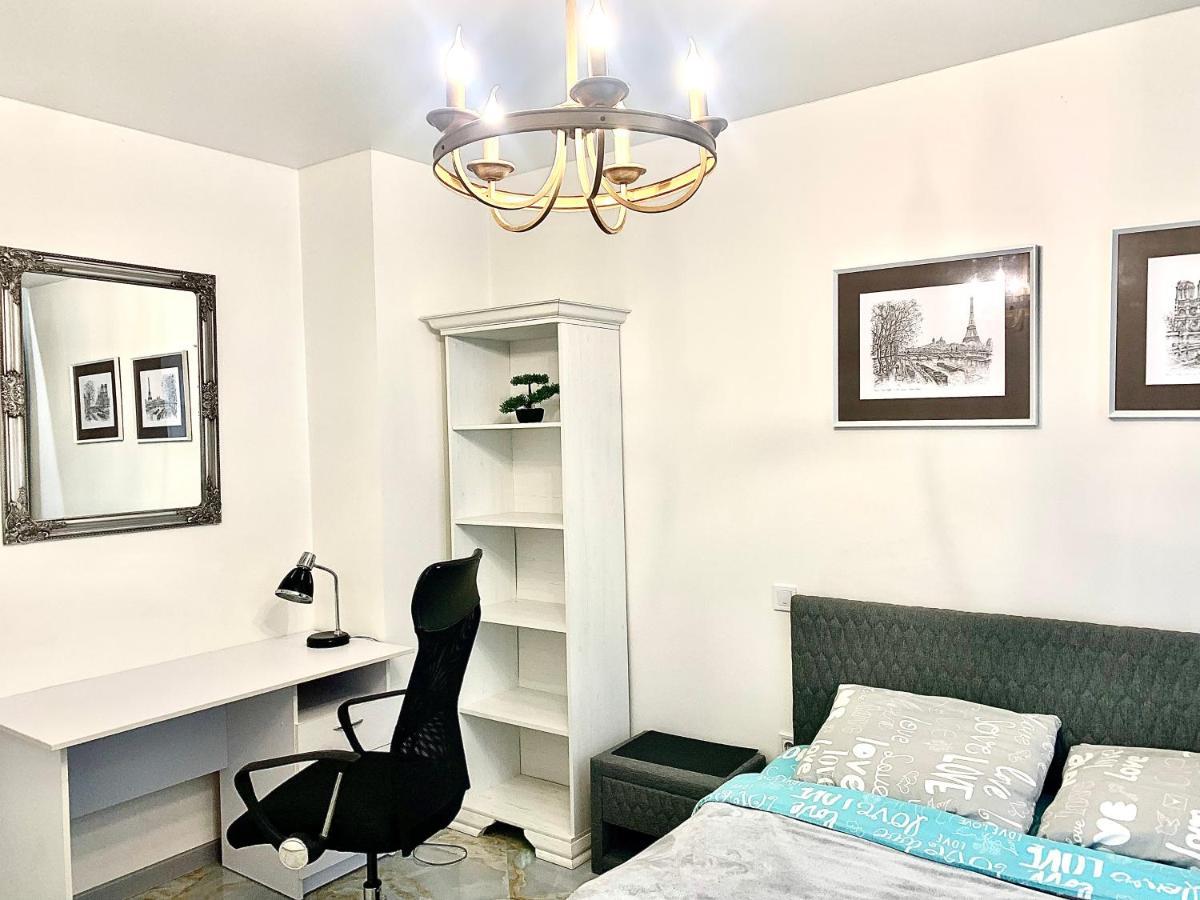 4-Room Jacuzzi Apartment Lemberg Exterior foto