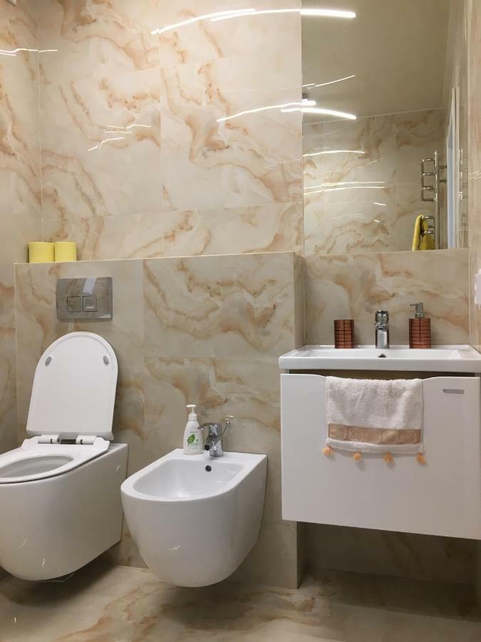 4-Room Jacuzzi Apartment Lemberg Exterior foto